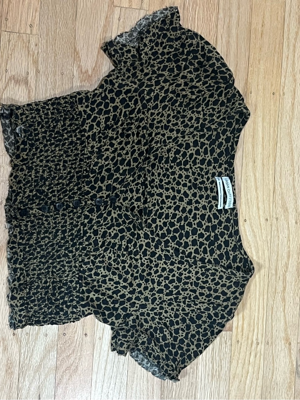 URBAN OUTFITTERS V NECK TOP